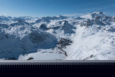 Le lac de Tignes vu du ciel